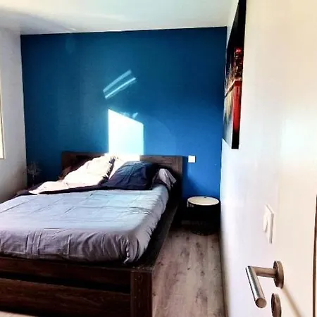Quarto em Acomodações Particulares Comme A La Maison *